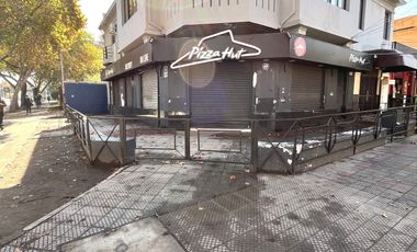 UF 130 Local 1° piso en excelente ubicación, P.de Valdivia esquina Bustos, Providencia