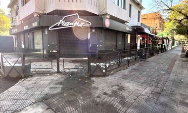 UF 130 Local 1° piso en excelente ubicación, P.de Valdivia esquina Bustos, Providencia