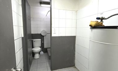 UF 130 Local 1° piso en excelente ubicación, P.de Valdivia esquina Bustos, Providencia