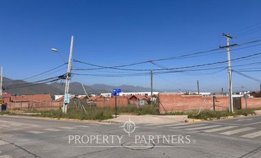 Arriendo Terreno en Esquina altamente transitada