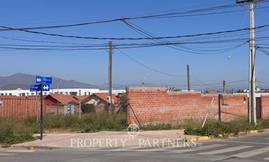 Arriendo Terreno en Esquina altamente transitada