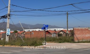 Arriendo Terreno en Esquina altamente transitada