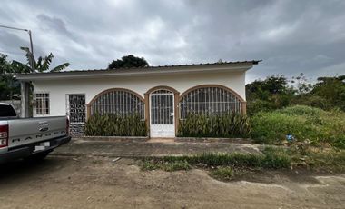 Casa en Sur de Bahía de Caráquez