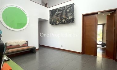 Casa en Arriendo en Elegante casa Mediterranea - Los Nogales