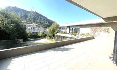 Casa en Arriendo en Elegante casa Mediterranea - Los Nogales