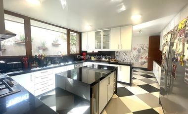 Casa en Arriendo en Elegante casa Mediterranea - Los Nogales