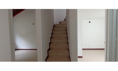 COD: 3397 - Casa en arriendo en unidad cerrada