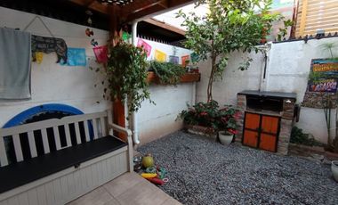 CASA EN BARRIO CONSOLIDADO Y SEGURO