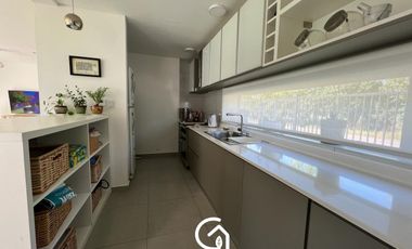 Casa en Venta de 3 Dormitorios en Barrio Piedras Blancas- Fernandez Oro