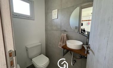 Casa en Venta de 3 Dormitorios en Barrio Piedras Blancas- Fernandez Oro