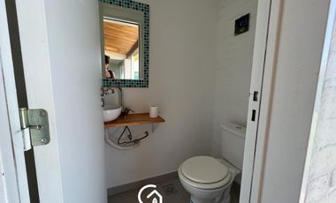 Casa en Venta de 3 Dormitorios en Barrio Piedras Blancas- Fernandez Oro