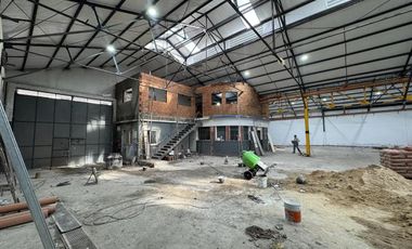 Galpón - Depósito de 1200 m2. en La Boca  - ALQUILER