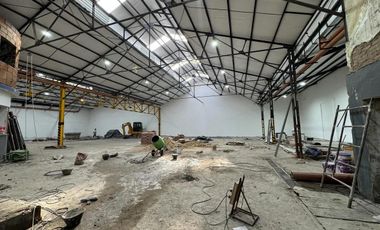 Galpón - Depósito de 1200 m2. en La Boca  - ALQUILER