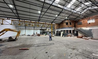 Galpón - Depósito de 1200 m2. en La Boca  - ALQUILER