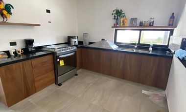 Casa de 3  recámaras en venta en privada residencial en Mérida