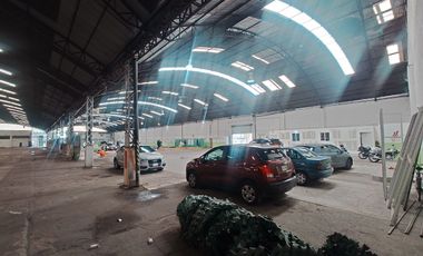 Nave industrial con locales comerciales - Av. Mario Colin ( Acue. Tenayuca ).