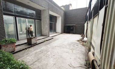 Nave industrial con locales comerciales - Av. Mario Colin ( Acue. Tenayuca ).