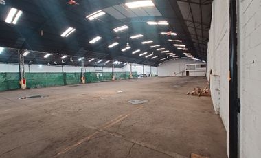 Nave industrial con locales comerciales - Av. Mario Colin ( Acue. Tenayuca ).
