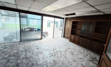 Nave industrial con locales comerciales - Av. Mario Colin ( Acue. Tenayuca ).