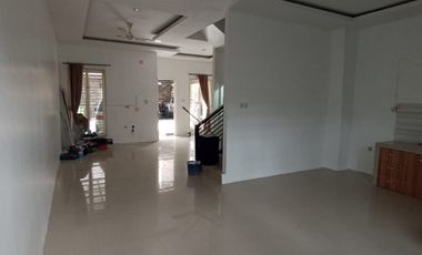 Dijual Rumah di Jl  Lokomotif samping perg. Kalam Kudus P.baru
