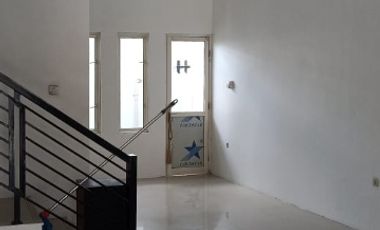 Dijual Rumah di Jl  Lokomotif samping perg. Kalam Kudus P.baru