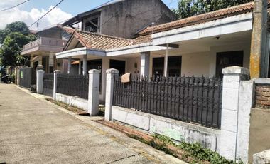 Jual Rumah dgn lingkungan yg nyaman baik utk keluarga.
