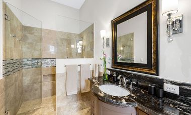 Casa en Venta en San Miguel | Amueblada | A 10 Minutos caminando al Centro