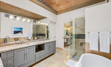 Casa en Venta en San Miguel | Amueblada | A 10 Minutos caminando al Centro