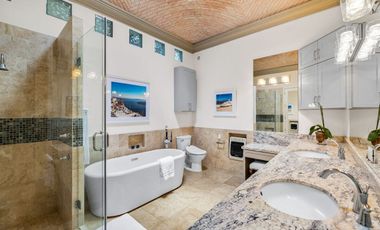 Casa en Venta en San Miguel | Amueblada | A 10 Minutos caminando al Centro