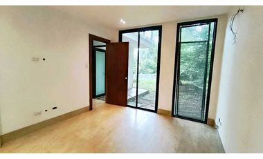 LAGO DE CAPEIRA CASA DE ESTRENO EN VENTA