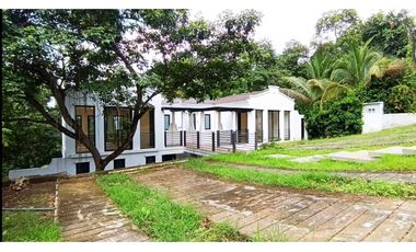 LAGO DE CAPEIRA CASA DE ESTRENO EN VENTA