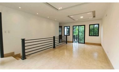 LAGO DE CAPEIRA CASA DE ESTRENO EN VENTA