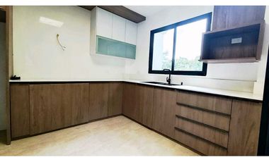 LAGO DE CAPEIRA CASA DE ESTRENO EN VENTA