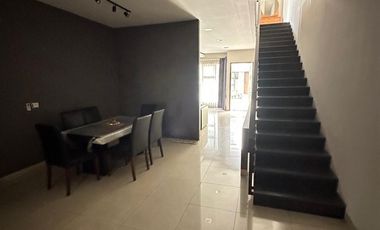 Disewakan maple townhouse di Gunung Batu Bandung