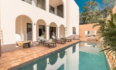 Villa en venta de 4 recámaras   piscina privada en exclusiva zona de Tulum