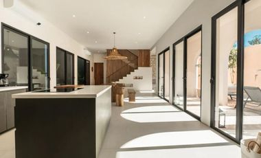 Villa en venta de 4 recámaras   piscina privada en exclusiva zona de Tulum