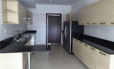SE ALQUILA AMPLIO APARTAMENTO EN PH MAR ABIERTO AVENIDA BALBOA