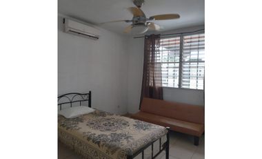 VENDO o ALQUILO CASA EN BRISAS DEL GOLF ESQUINA