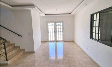 Casa en venta en Panamá Norte - Ph Vistas del Lago (YM)