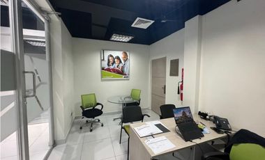 ALQUILER DE LOCAL COMERCIAL EN  PLANTA BAJA EN OBARRIO 463m2 JP