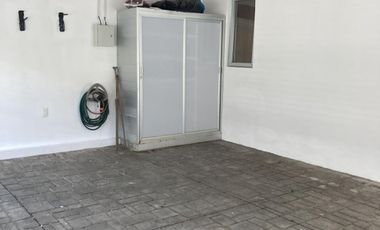 CASA CON ALBERCA Y PANELES EN VENTA EN PUNTA TIBURON