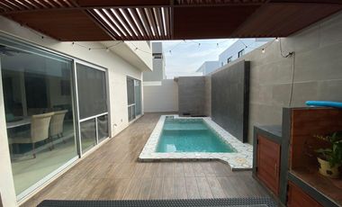 CASA CON ALBERCA Y PANELES EN VENTA EN PUNTA TIBURON