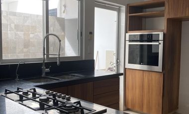 CASA CON ALBERCA Y PANELES EN VENTA EN PUNTA TIBURON