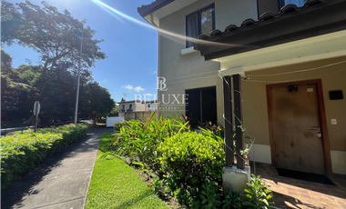 VENDO CASA DE ESQUINA EN PANAM PACIFICO, PH RIVER VALLEY (10)