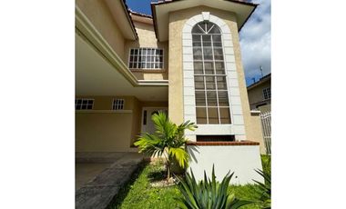 VENTA O ALQUILER CASA EN CLAYTON 400 M2 ALBROOK GARDENS MLD