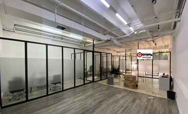 LOCAL / OBARRIO / EDIFICIO CENTRAL / 157 M2 / 4 PARKING / VACIO