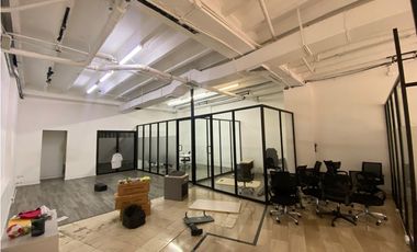 LOCAL / OBARRIO / EDIFICIO CENTRAL / 157 M2 / 4 PARKING / VACIO