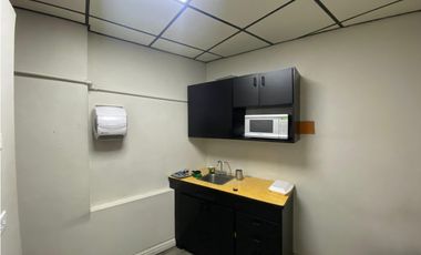 LOCAL / OBARRIO / EDIFICIO CENTRAL / 157 M2 / 4 PARKING / VACIO