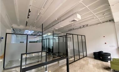 LOCAL / OBARRIO / EDIFICIO CENTRAL / 157 M2 / 4 PARKING / VACIO