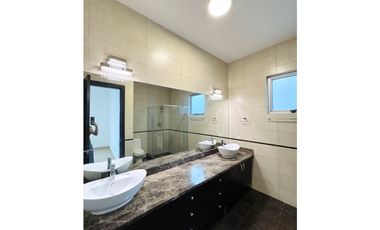 Venta - Apartamento en Titanium, Costa del Este